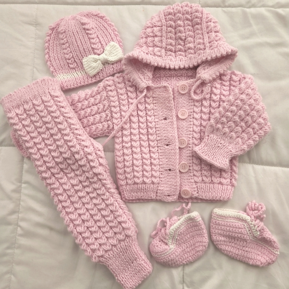 Knitted custom baby set